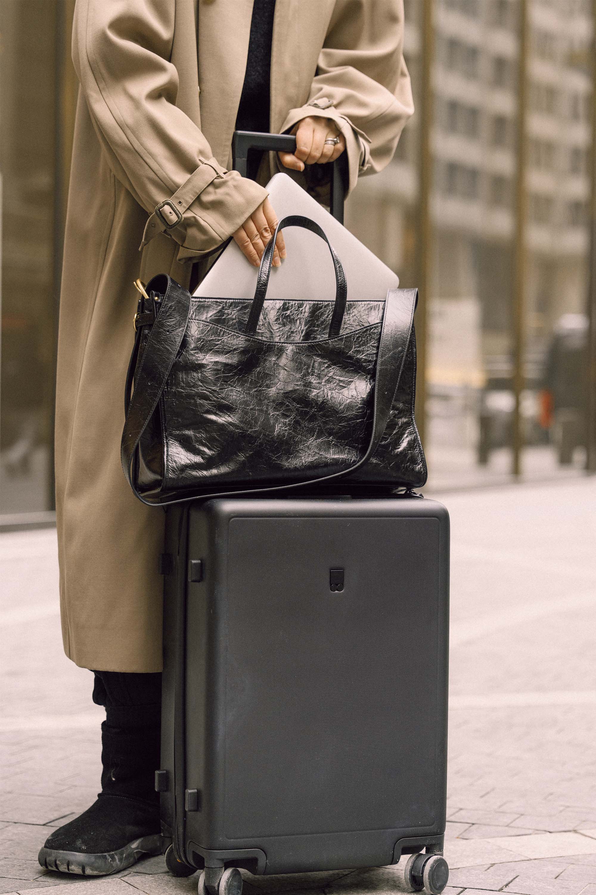 OLEADA NYC Work Tote Bag > Leather Work Tote For Women > Large Capacity Bag > 16 Inch Laptop Bag > Convertible To Shoulder Bag Reverie Tote