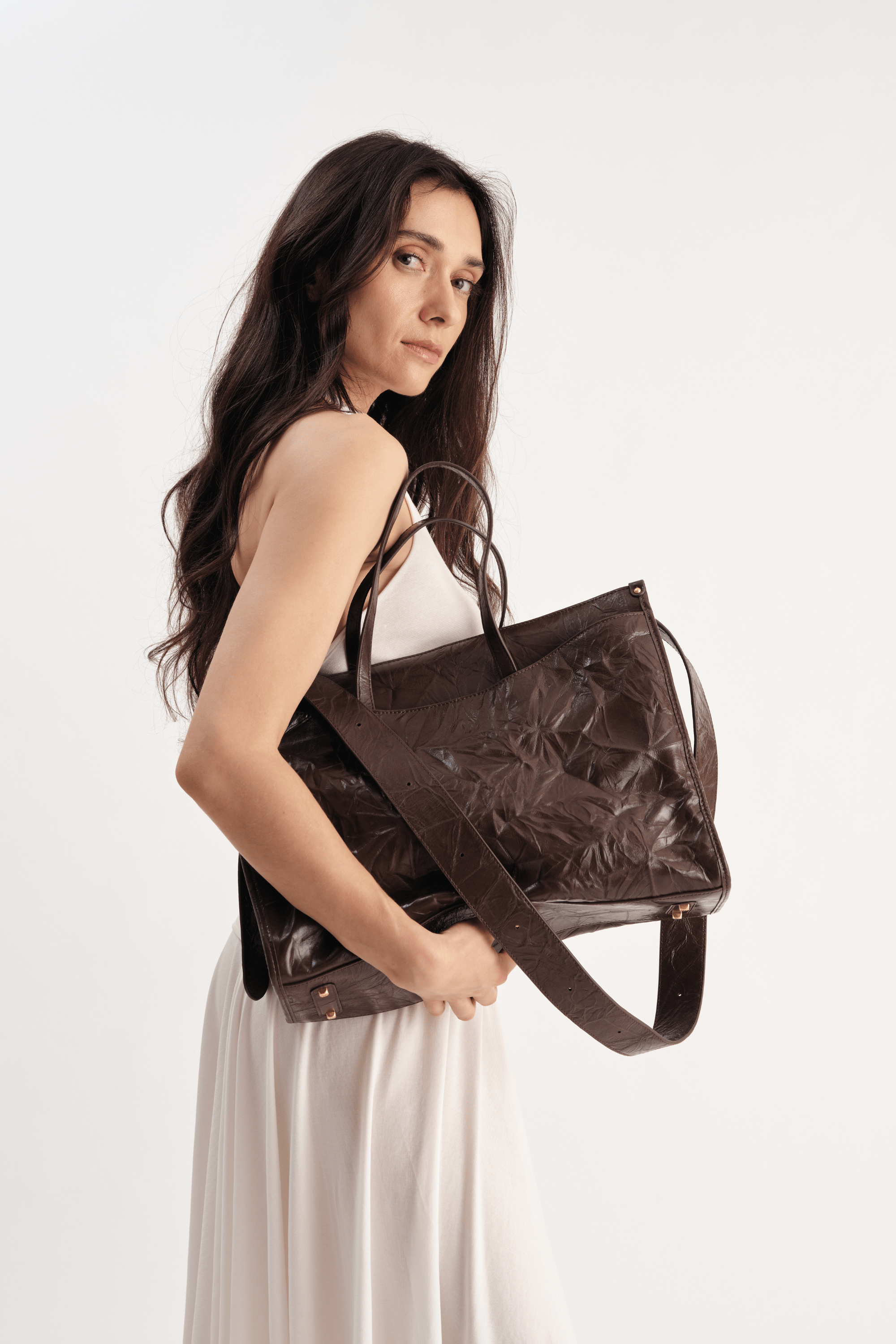 OLEADA NYC Work Tote Bag > Leather Work Tote For Women > Large Capacity Bag > 16 Inch Laptop Bag > Convertible To Shoulder Bag Reverie Tote