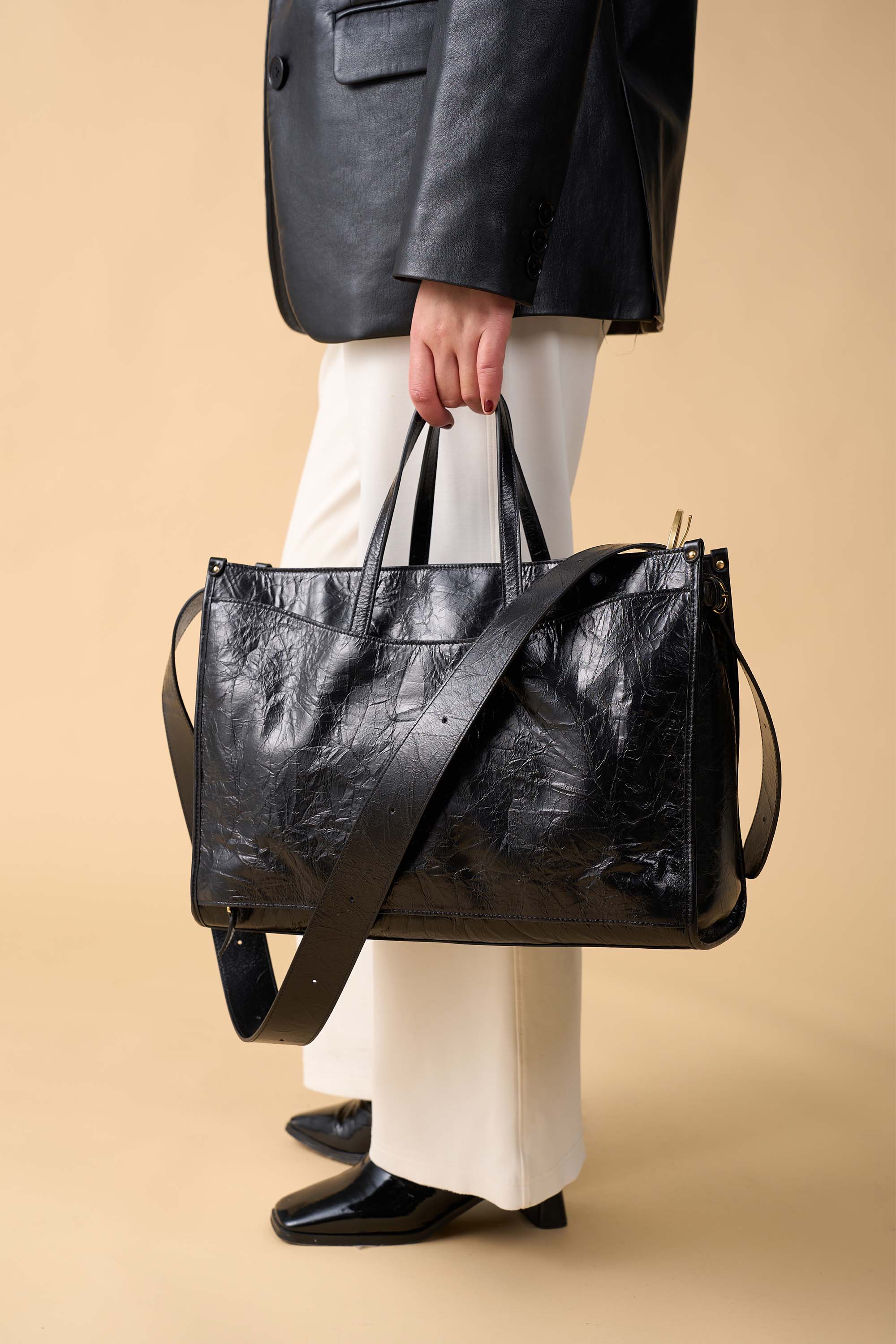 OLEADA NYC Work Tote Bag > Leather Work Tote For Women > Large Capacity Bag > 16 Inch Laptop Bag > Convertible To Shoulder Bag Reverie Tote