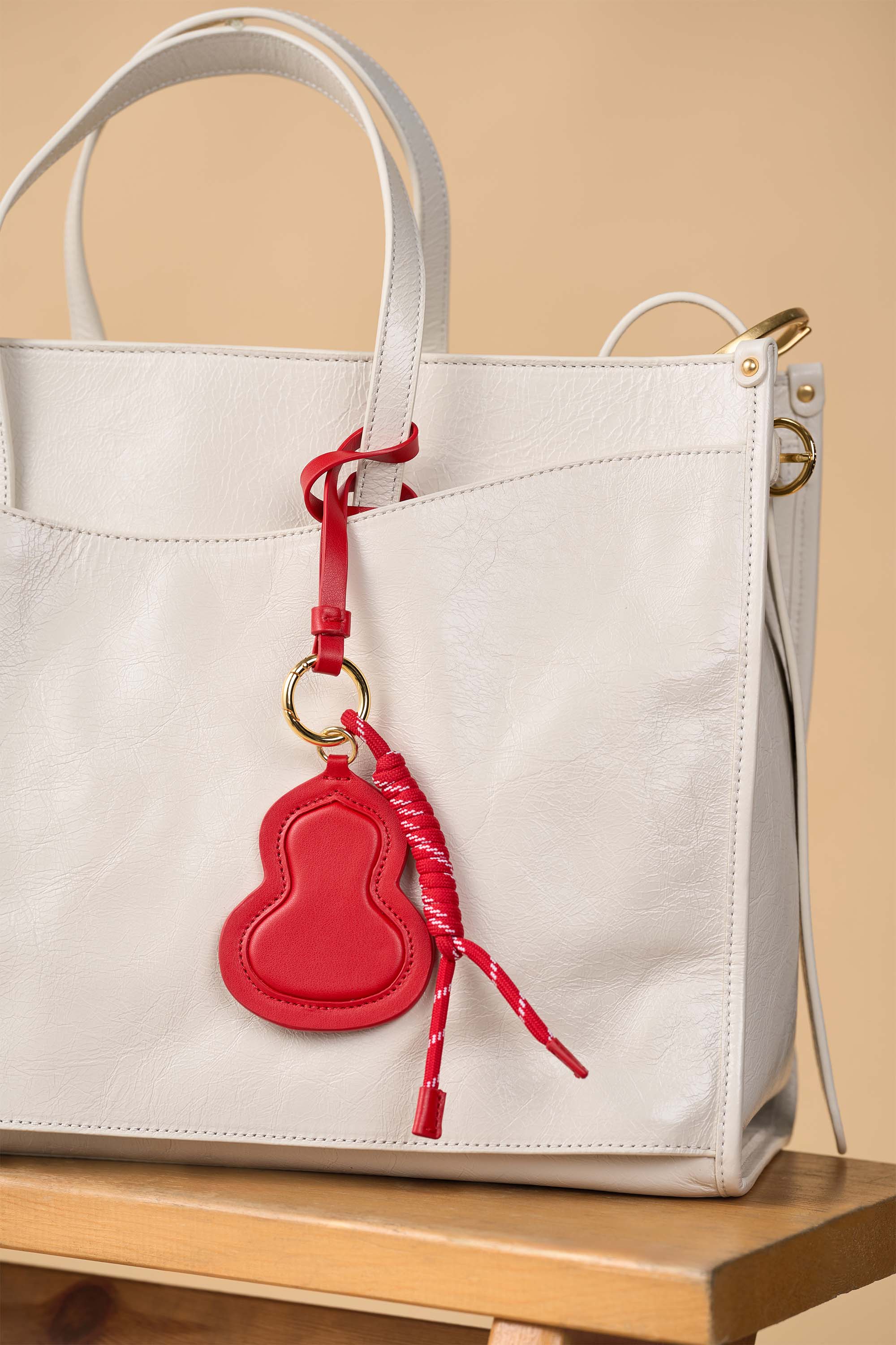 OLEADA NYC Work Tote Bag > Leather Work Tote For Women > Large Capacity Bag > 16 Inch Laptop Bag > Convertible To Shoulder Bag Reverie Tote